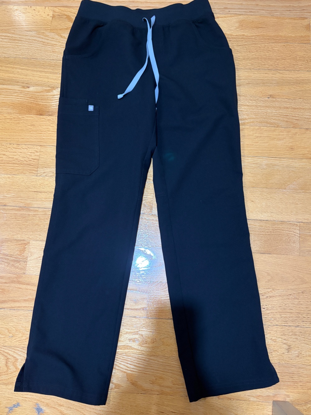 Figs Women’s Black Kade Cargo Scrub Pants
